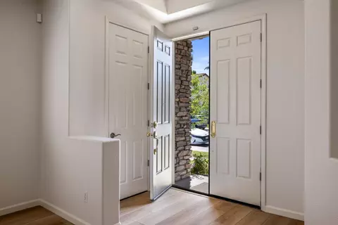 Entry Way - 847 Iberis Way, Tracy, CA 95376 photo 2 of 14