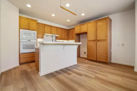 Kitchen - 847 Iberis Way, Tracy, CA 95376 photo 1 of 4