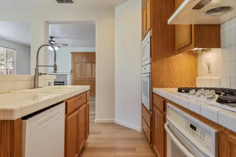 Kitchen - 847 Iberis Way, Tracy, CA 95376 photo 3 of 4