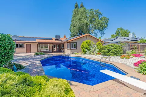 Exterior - 4625 5th St, Rocklin, CA 95677 photo 7 of 12