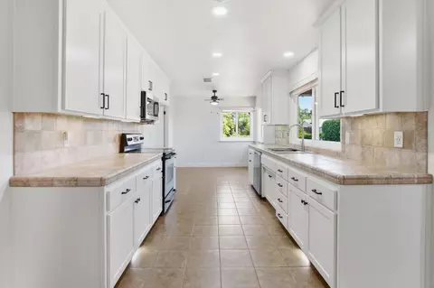 Entry Way - 4625 5th St, Rocklin, CA 95677 photo 2 of 2