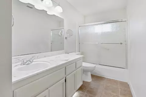Bath - 4625 5th St, Rocklin, CA 95677 photo 3 of 3