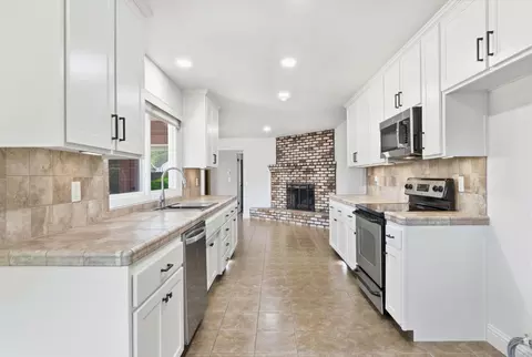 Kitchen - 4625 5th St, Rocklin, CA 95677 photo 1 of 2