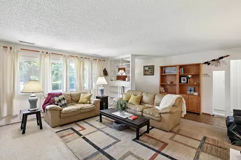Living - 1608 Ohio Ave, Modesto, CA 95358 photo 1 of 4