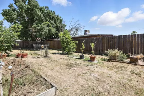 Exterior - 1608 Ohio Ave, Modesto, CA 95358 photo 2 of 7