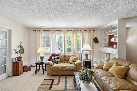 Living - 1608 Ohio Ave, Modesto, CA 95358 photo 3 of 4