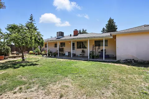 Exterior - 1608 Ohio Ave, Modesto, CA 95358 photo 5 of 7