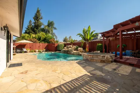 Exterior - 872 Westwind Dr, Lodi, CA 95242 photo 4 of 15