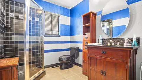 Bath - 872 Westwind Dr, Lodi, CA 95242 photo 1 of 3