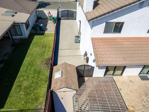 Exterior - 872 Westwind Dr, Lodi, CA 95242 photo 14 of 15