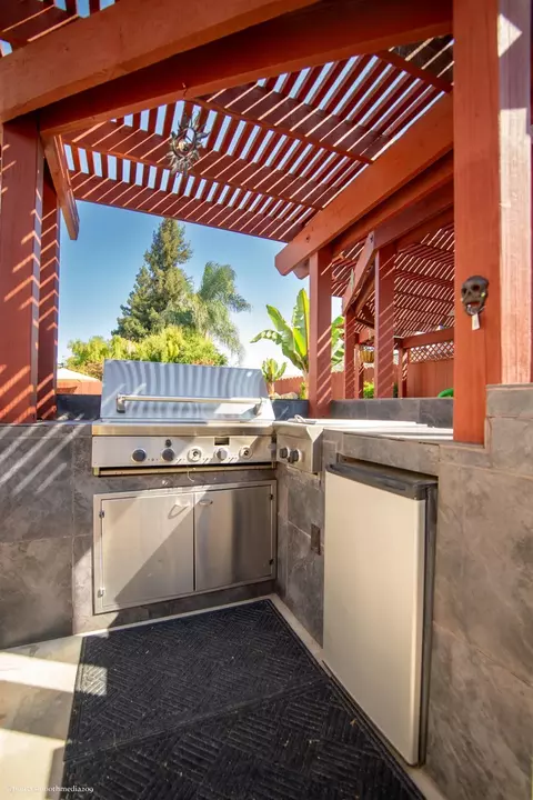 Kitchen - 872 Westwind Dr, Lodi, CA 95242 photo 2 of 2