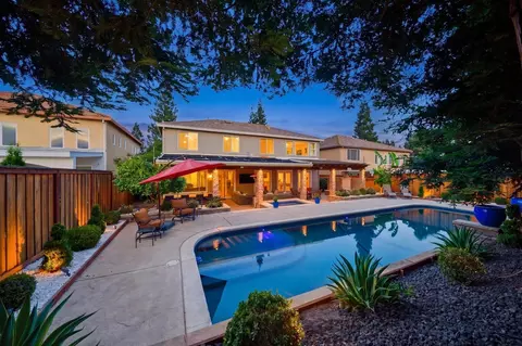 3149 Mount Tamalpais Dr, Roseville, CA 95747