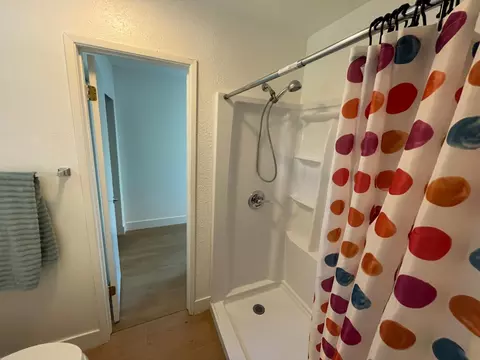 Bath - 613 Hermosa Pl, Davis, CA 95616 photo 3 of 4