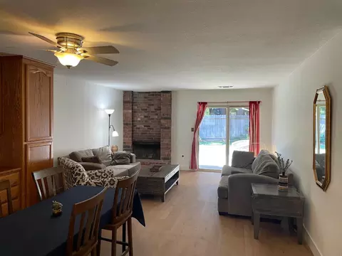 Living - 613 Hermosa Pl, Davis, CA 95616 photo 1 of 1