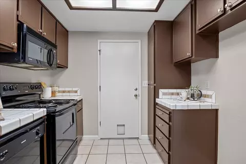 Kitchen - 1820 S Central Ave, Tracy, CA 95376 photo 4 of 6