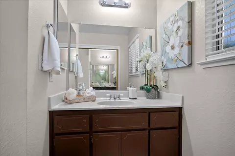 Bath - 1820 S Central Ave, Tracy, CA 95376 photo 2 of 3