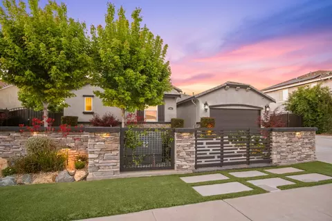 Exterior - 655 Mono St, Manteca, CA 95337 photo 3 of 14