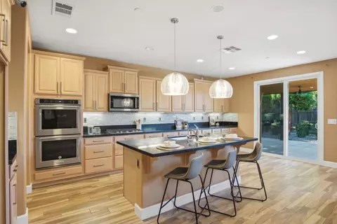 Kitchen - 655 Mono St, Manteca, CA 95337 photo 1 of 5