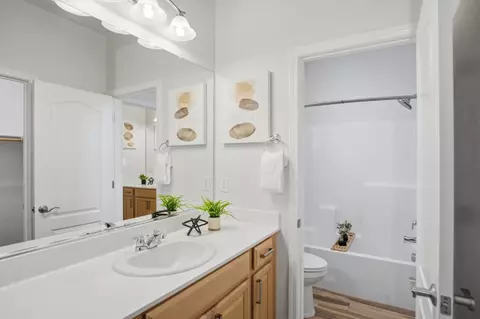 Bath - 655 Mono St, Manteca, CA 95337 photo 3 of 4