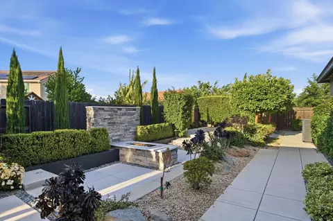 Exterior - 655 Mono St, Manteca, CA 95337 photo 10 of 14