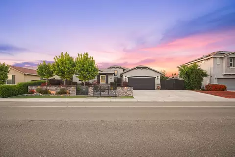 Exterior - 655 Mono St, Manteca, CA 95337 photo 4 of 14