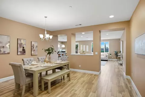 Entry Way - 655 Mono St, Manteca, CA 95337 photo 4 of 4