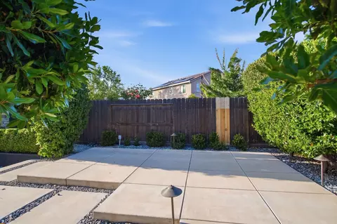 Exterior - 655 Mono St, Manteca, CA 95337 photo 12 of 14