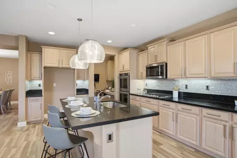 Kitchen - 655 Mono St, Manteca, CA 95337 photo 3 of 5