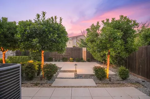Exterior - 655 Mono St, Manteca, CA 95337 photo 8 of 14