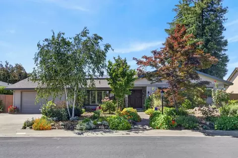 9746 Mira Del Rio Dr, Sacramento, CA 95827