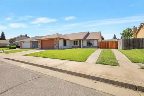 1924 Pebble Beach Dr, Yuba City, CA 95993