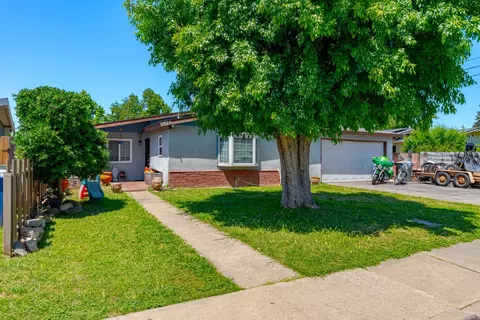 2825 Green St, Merced, CA 95340 photo 3