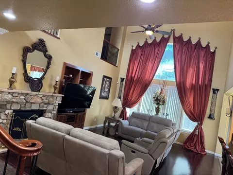 Living - 1058 Tidewater Pt, Lathrop, CA 95330 photo 2 of 4