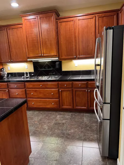 Kitchen - 1058 Tidewater Pt, Lathrop, CA 95330 photo 2 of 4