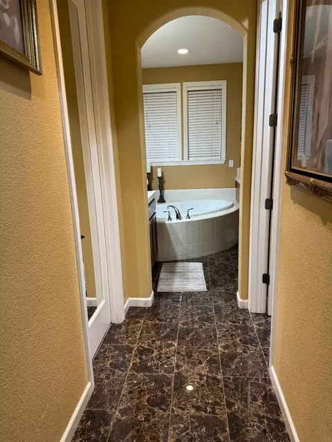 Entry Way - 1058 Tidewater Pt, Lathrop, CA 95330 photo 12 of 12