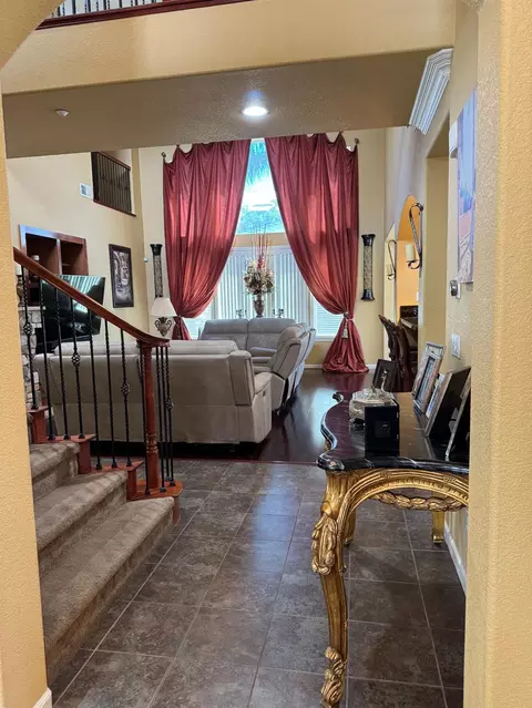 Entry Way - 1058 Tidewater Pt, Lathrop, CA 95330 photo 3 of 12