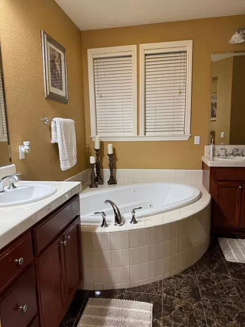 Bath - 1058 Tidewater Pt, Lathrop, CA 95330 photo 5 of 5