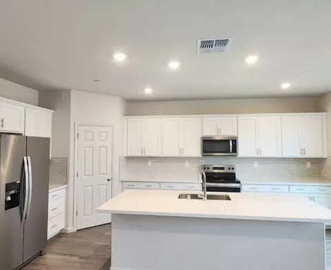 Kitchen - 1792 Skagway Ave, Manteca, CA 95337 photo 1 of 2