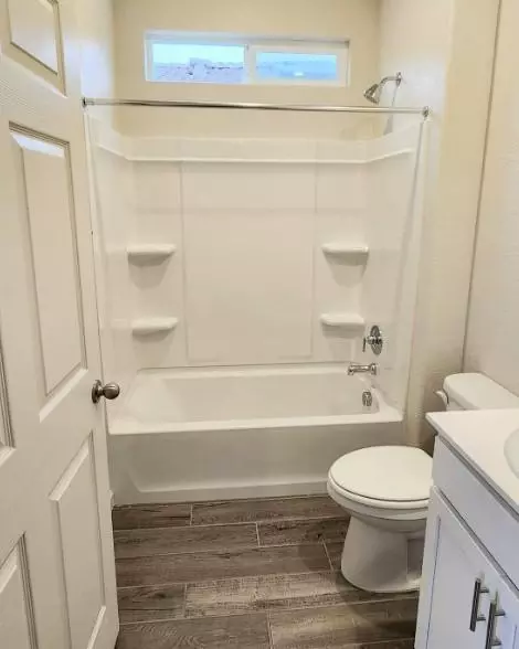 Bath - 1792 Skagway Ave, Manteca, CA 95337 photo 2 of 5