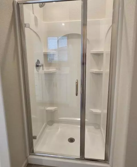 Bath - 1792 Skagway Ave, Manteca, CA 95337 photo 5 of 5