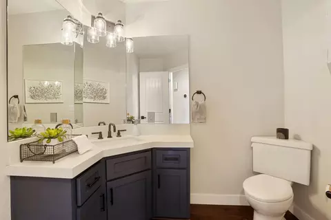 Bath - 969 Spring Creek Dr, Ripon, CA 95366 photo 1 of 5