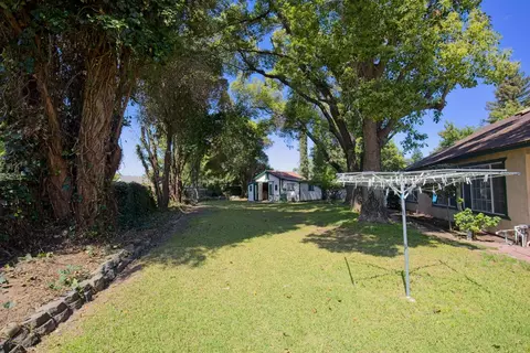 Exterior - 986 Pebble Way, Manteca, CA 95336 photo 8 of 14