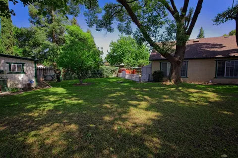 Exterior - 986 Pebble Way, Manteca, CA 95336 photo 10 of 14