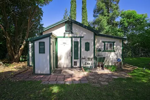 Exterior - 986 Pebble Way, Manteca, CA 95336 photo 2 of 14