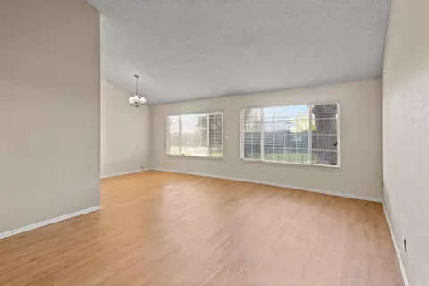 Living - 986 Pebble Way, Manteca, CA 95336 photo 1 of 8