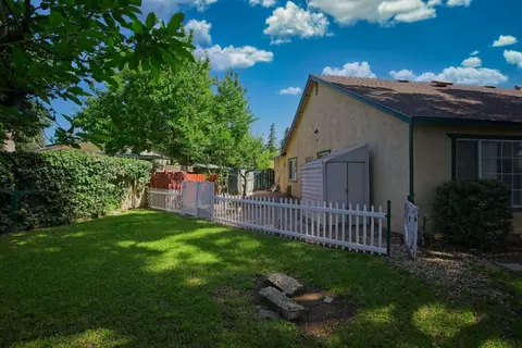 Exterior - 986 Pebble Way, Manteca, CA 95336 photo 12 of 14