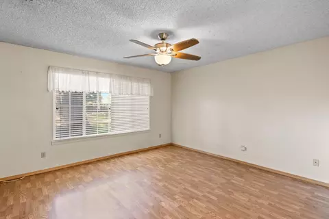Living - 986 Pebble Way, Manteca, CA 95336 photo 8 of 8
