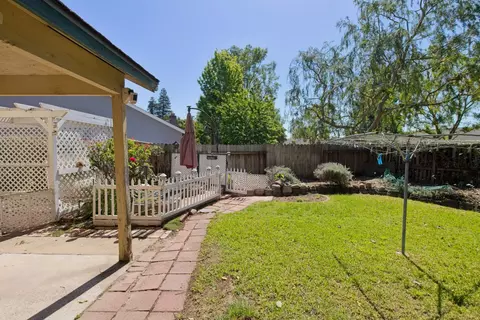 Exterior - 986 Pebble Way, Manteca, CA 95336 photo 6 of 14