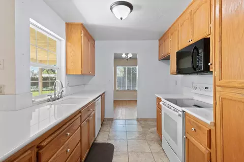 Other - 986 Pebble Way, Manteca, CA 95336 photo 2 of 4