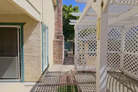 Exterior - 986 Pebble Way, Manteca, CA 95336 photo 5 of 14